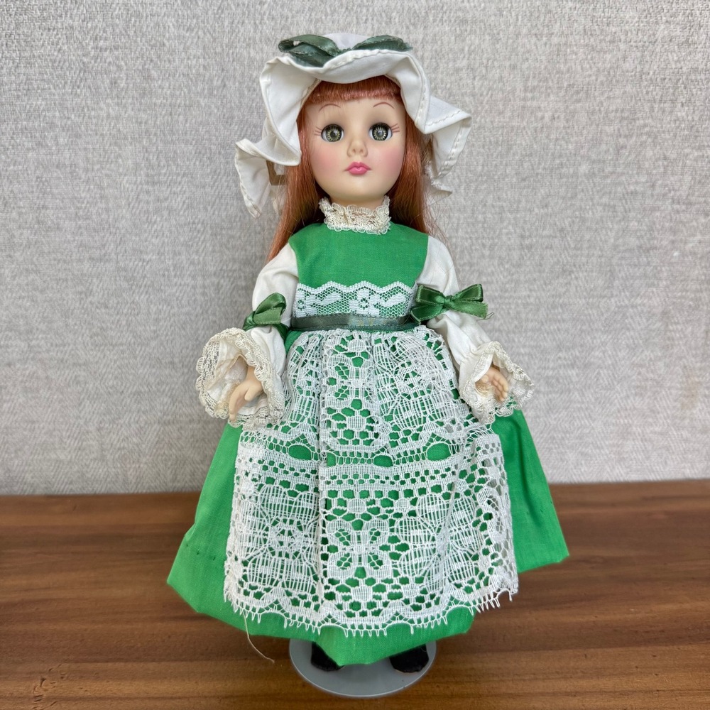 Vintage Effanbee International Collection IRELAND St Patricks Day Doll 11" Stand